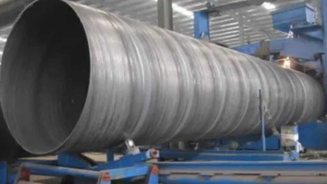 How Do ERW Pipe Measurements Influence Their Applications?